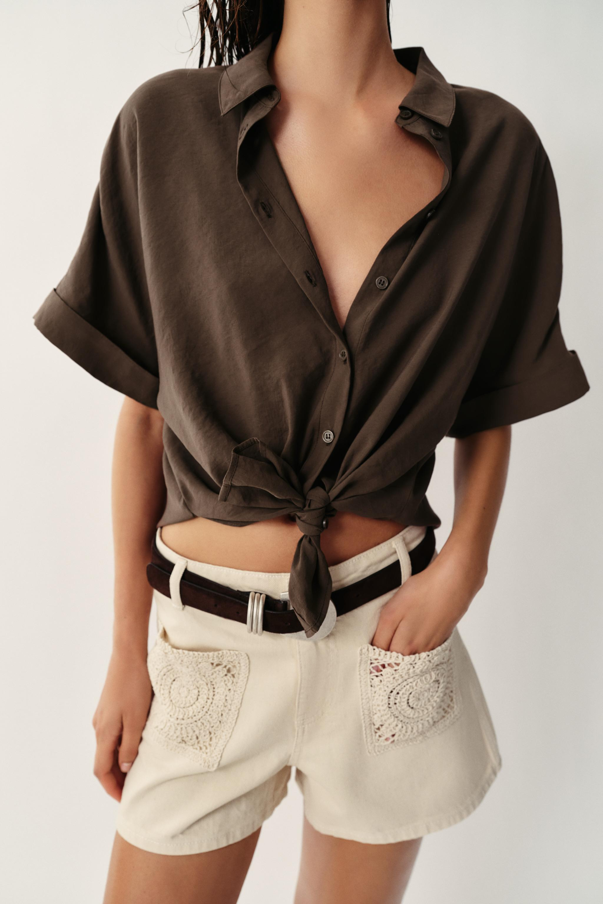 DescriptionContentsMeasurementsMid-rise shorts featuring contrast fabric patch pockets and back p... | Zara US