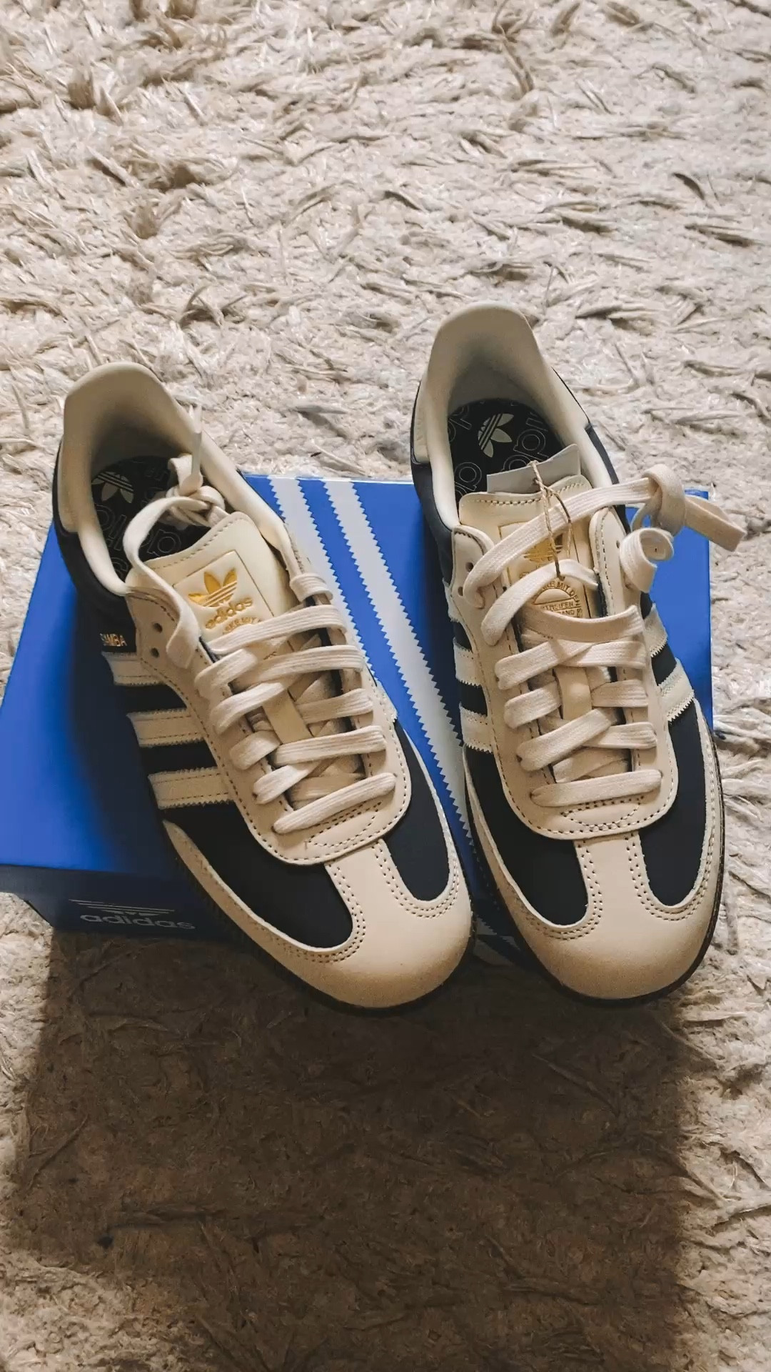 Love these reverse two tone adidas samba sneakers. 

#LTKShoeCrush #LTKWorkwear #LTKFindsUnder100