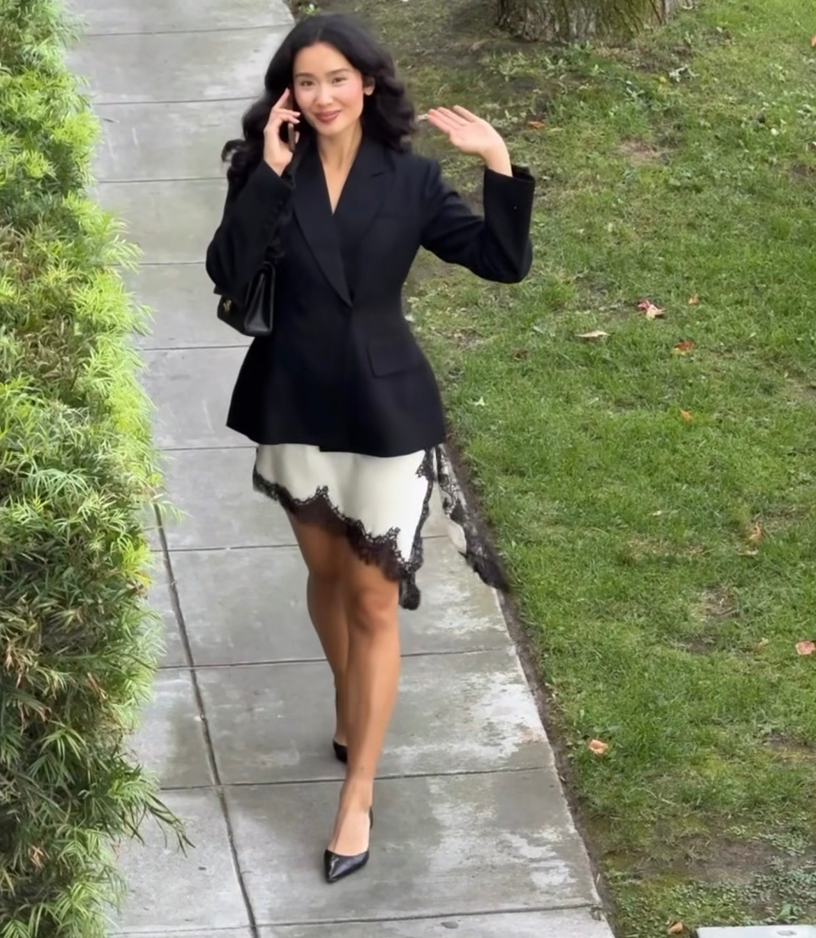 White dress
Back blazer 

#LTKootd #LTKWorkwear #LTKBeauty