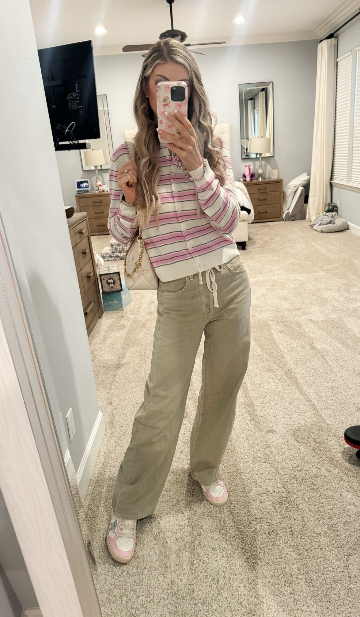 Outfit of the day 🌷

Pants size 24 (size down 1-2 sizes)
Shirt size small
Shoes golden goose (sold out) 

#LTKootd #LTKspring #LTKspringtrends