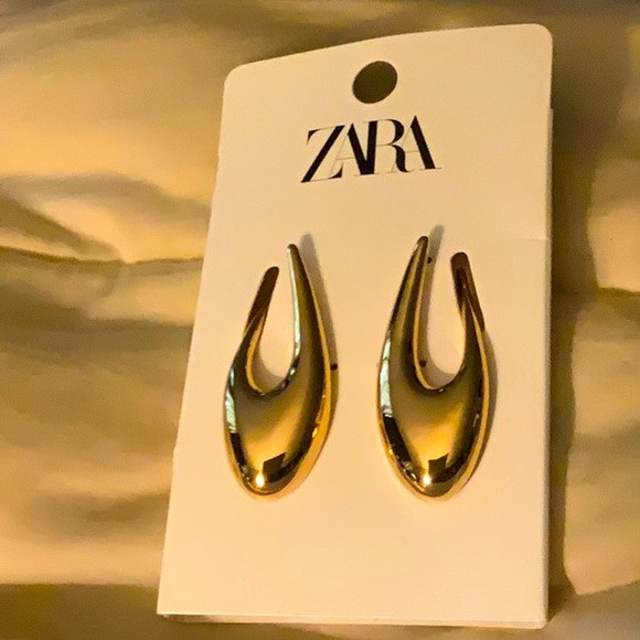 Zara Shiny Gold Tone Statement Earrings NWT Damage box | Poshmark