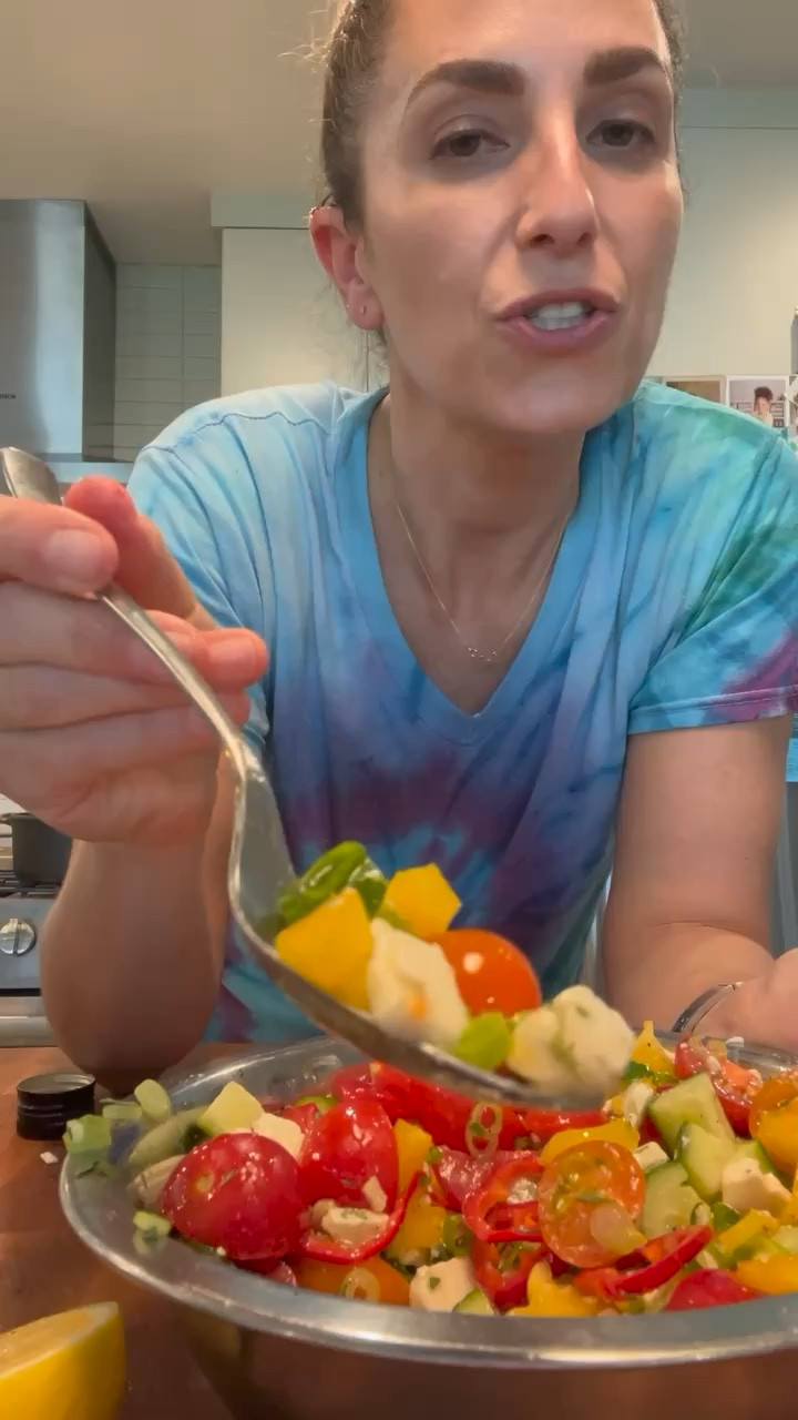 A very easy salad

#LTKFindsUnder50 #LTKVideo