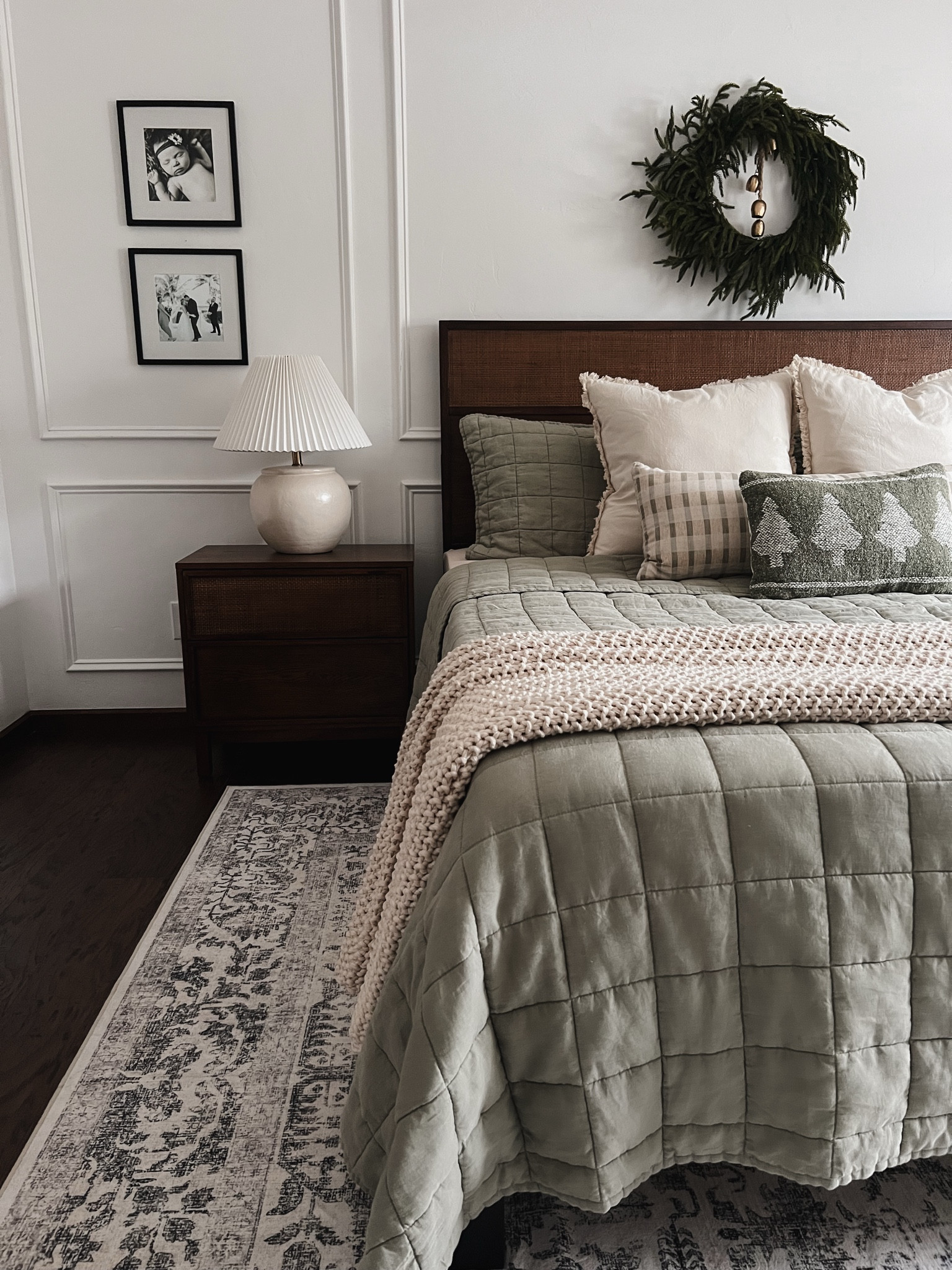 Cozy Christmas bedroom favorites! ✨

#LTKHoliday #LTKFindsUnder50 #LTKHome