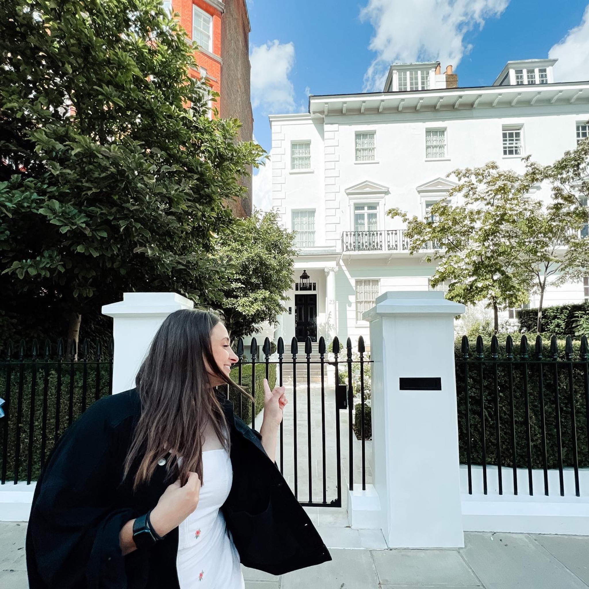 London sight seeing, recognize this house from The Parent Trap?

#LTKfit #LTKSeasonal #LTKunder100