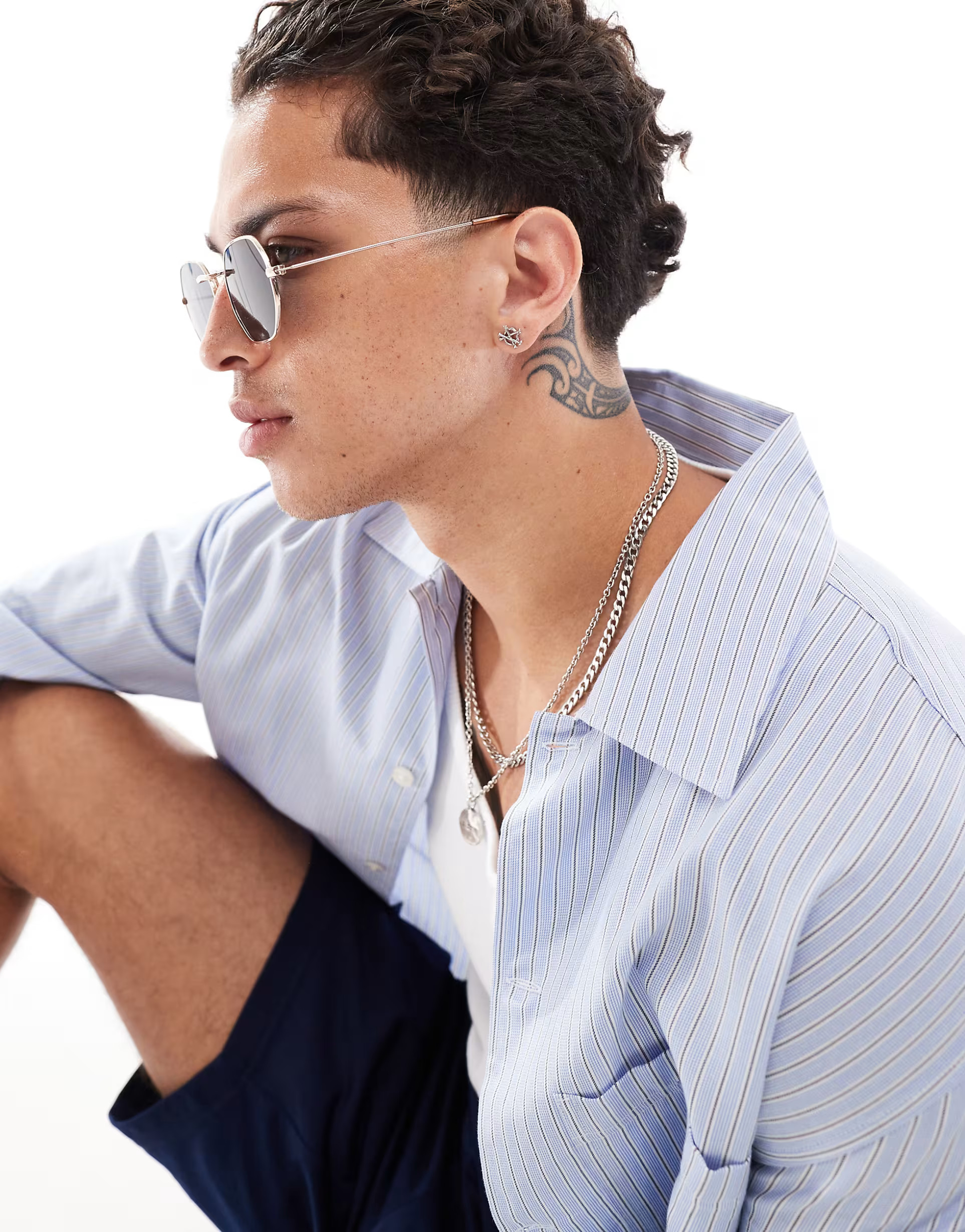 ASOS DESIGN 90s mini angled metal sunglasses with smoke lens in gold | ASOS (Global)