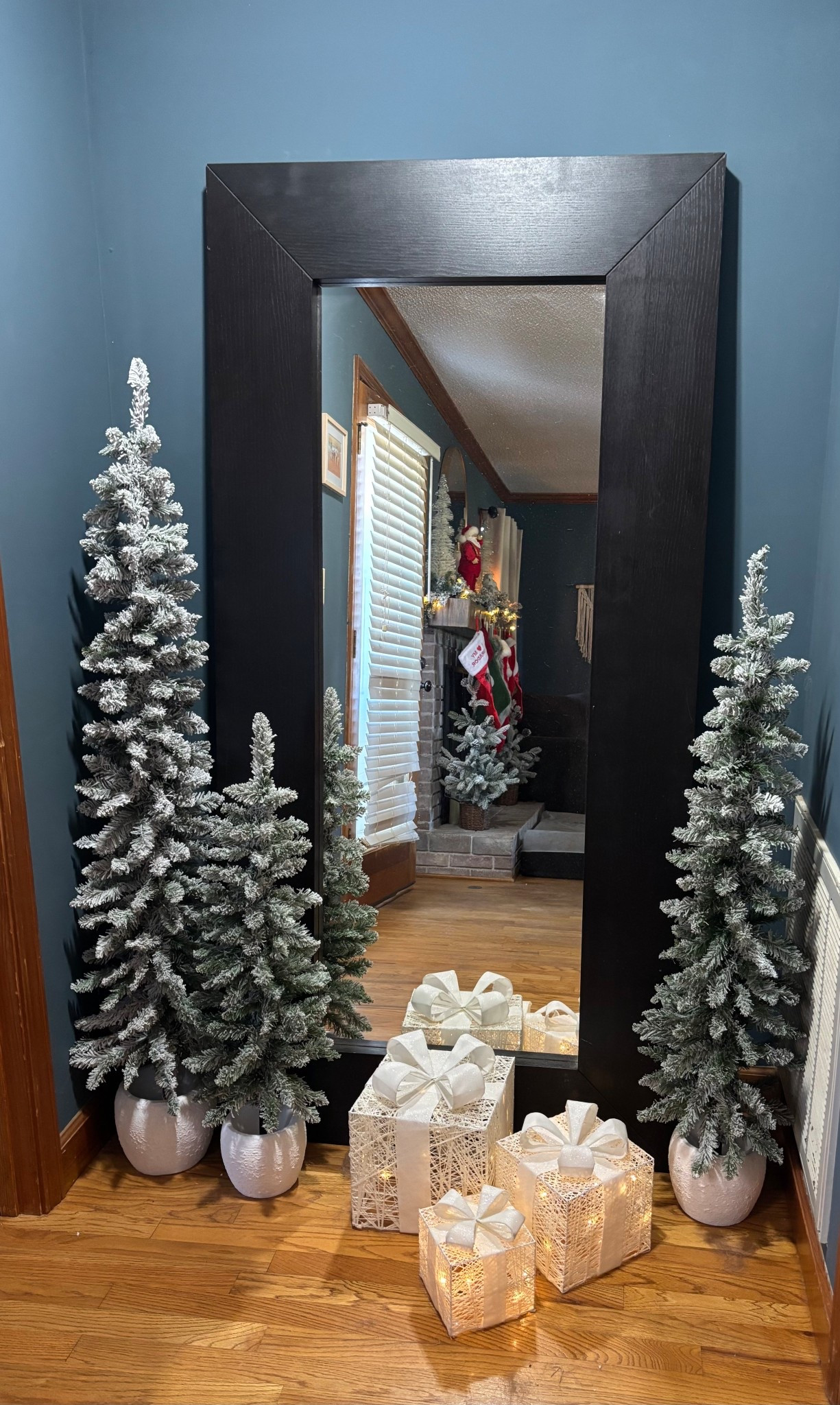 My new trees set up! They are 3ft, 4ft and 5ft.


#LTKHoliday #LTKSeasonal #LTKHome