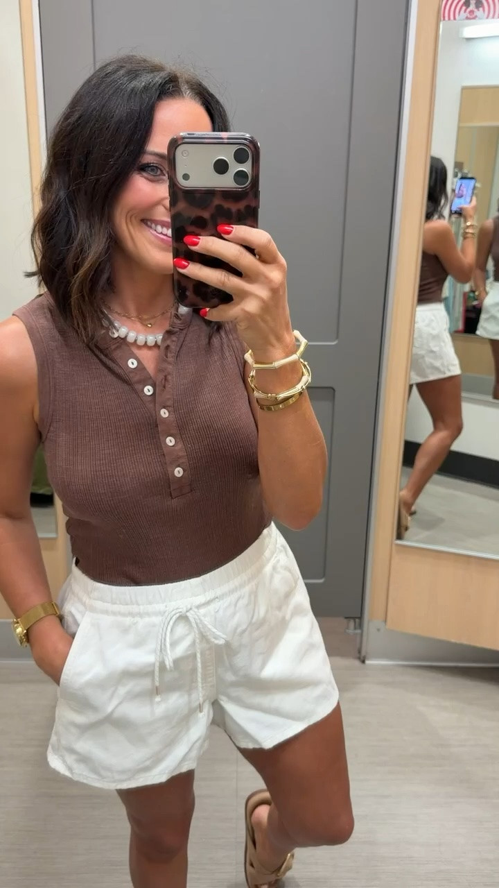 Such an easy Target outfit🤎 I love this little henley tank — the chocolate brown is so good for transitioning into fall but still works perfectly with shorts while it’s hot! Wearing an XS.

#TargetStyle #TargetFinds #TargetFashion #FallTransition #LTKFinds
