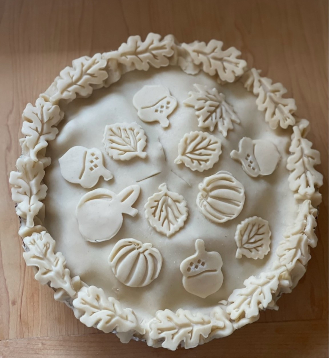 Fall pie punches really elevate the average apple pie! This is the perfect dessert for Thanksgiving, Friendsgiving, a Halloween party and more! ❤️

#LTKSeasonal #LTKHome #LTKdayinmylife