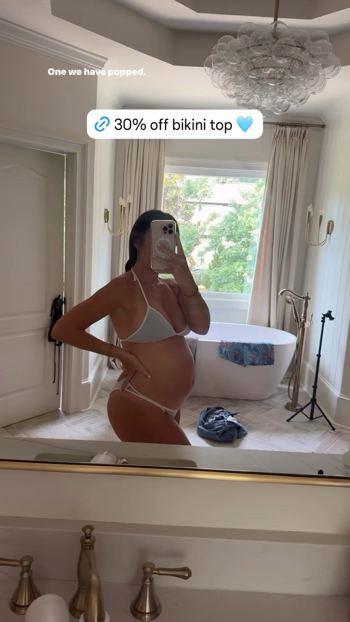 Top in S, Bottoms in M

#pregnancy #swim