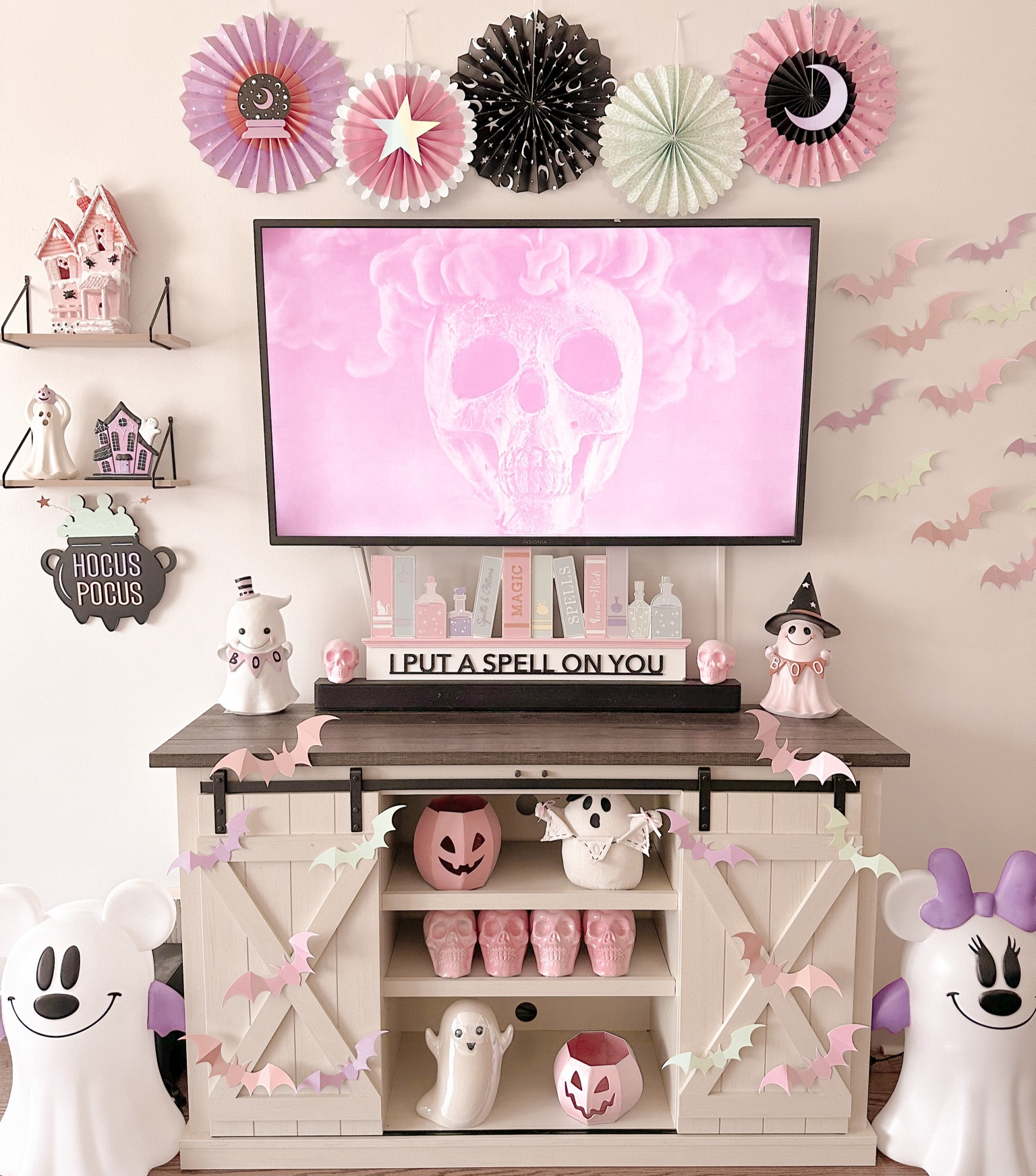 pink halloween

#LTKSeasonal #LTKunder50 #LTKhome