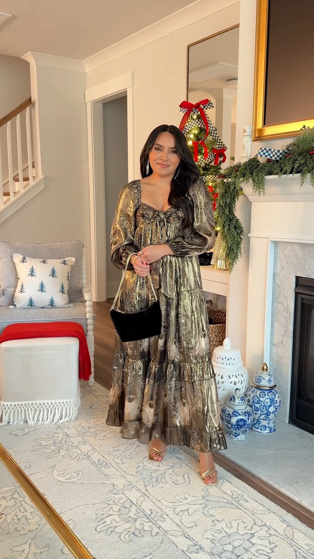 Metallic gold babydoll dress size xxs petite TTS
Gold heels size 5 TTS


#LTKHoliday #LTKPetite #LTKSaleAlert