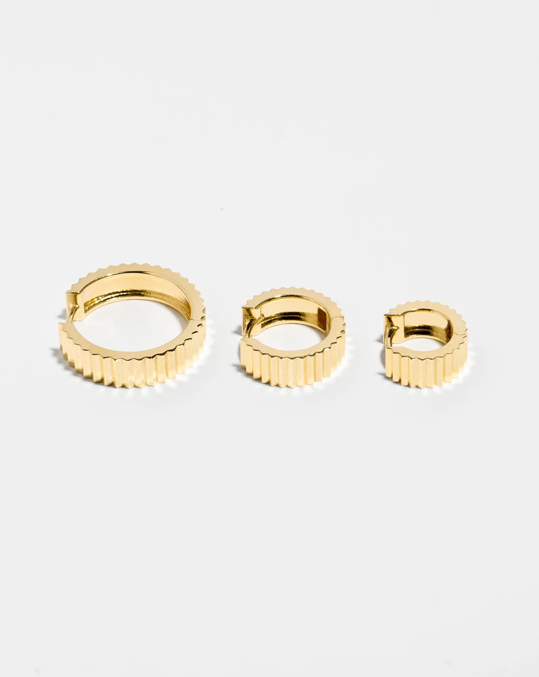 Wide Fluted Gold Hoops | Ring Concierge