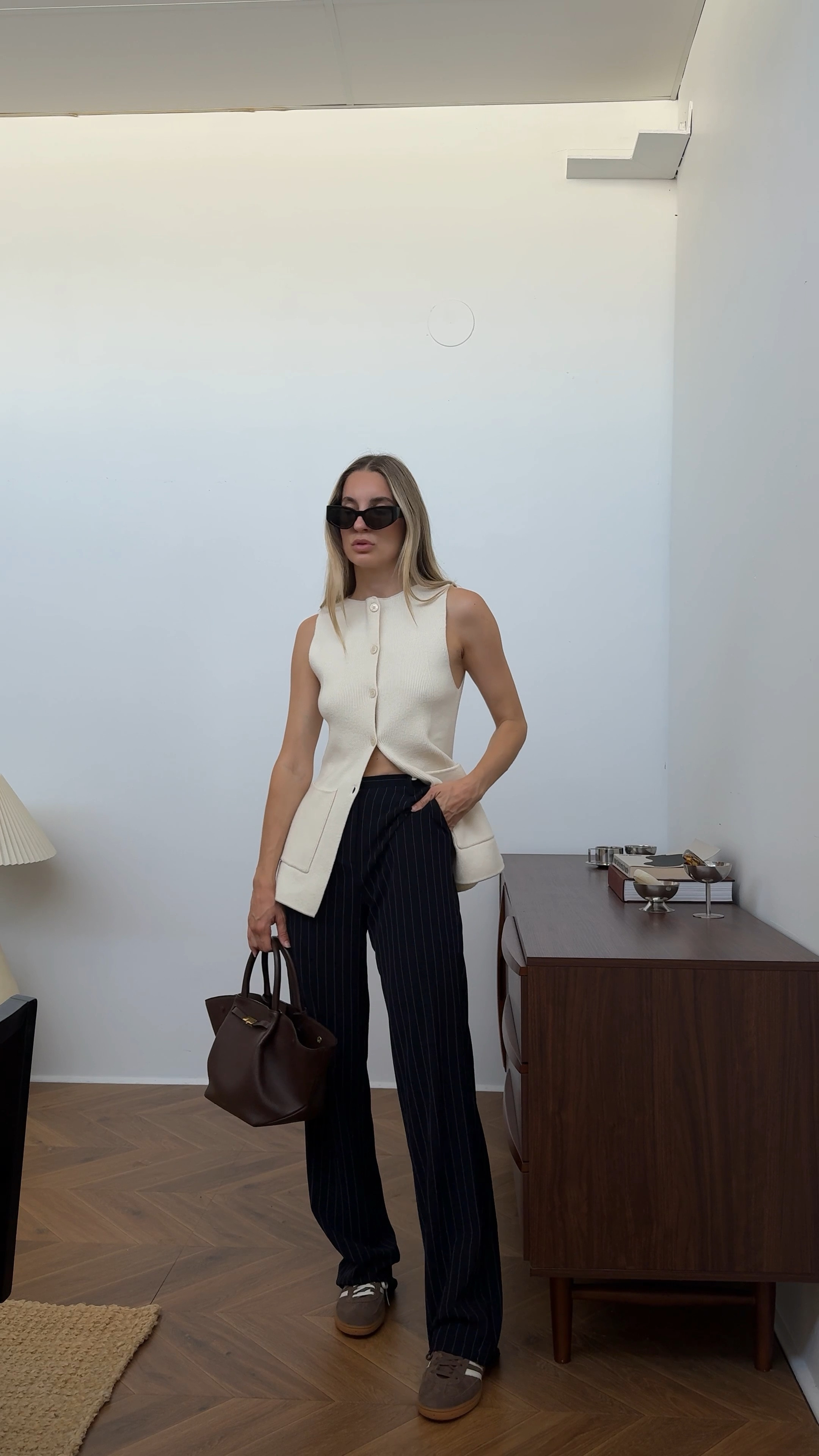 Day 9/10 of styling summer outfits from my own wardrobe - wearing size XS in the Dissh vest & size 8 in the Henne pants x

#stylingvideo #summeroutfits #summeroutfitideas #ltk #grwmreel #grwmoutfit #ginghamdress #gingham

#LTKsummer #LTKworkwear #LTKaustralia