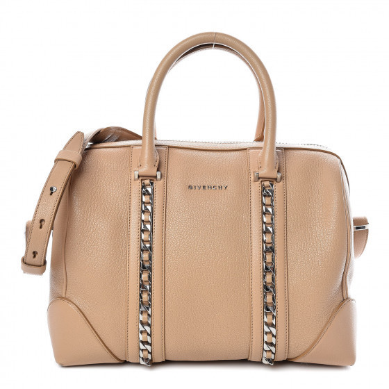 GIVENCHY

Sugar Goatskin Medium Chain Animation Lucrezia Beige


92 | Fashionphile