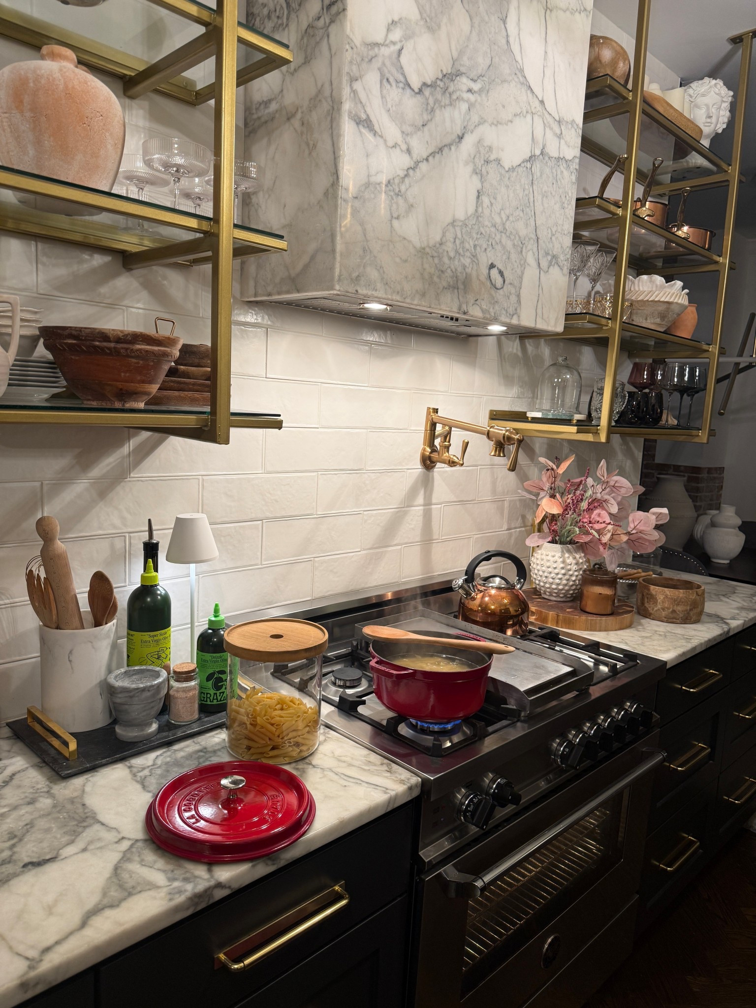 These glass containers are still such a favorite 

#kitchenorganization
#pantryorganization
#kitchenrefresh
#kitchenremodel


#LTKHome #LTKOver40 #LTKdayinmylife