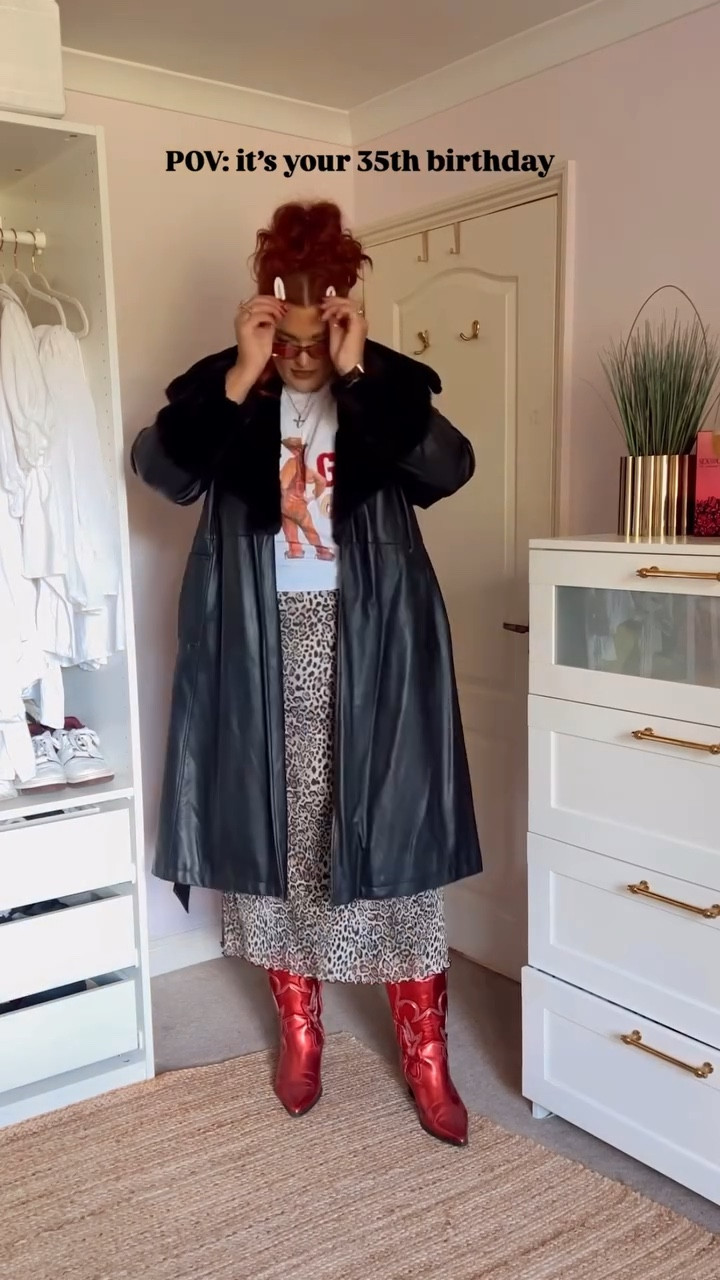 What better way to enter my 35th year than in leopard print?! 🐆

DAY ONE (of 5) days of leopard print! Can’t wait to share 4 more looks wit chooooo. 💕✨

My recent birthday look! Wearing this ASOS leopard print skirt in a size 20 (it’s very stretchy) + the cowgirl tee too in a size 20-22. I tied up at the back. The boots and coat are old but I’ve tried to find you some good alternatives. Simply be are always a great option for any wider foot options. 

#LTKcurves #LTKeurope #LTKplussize