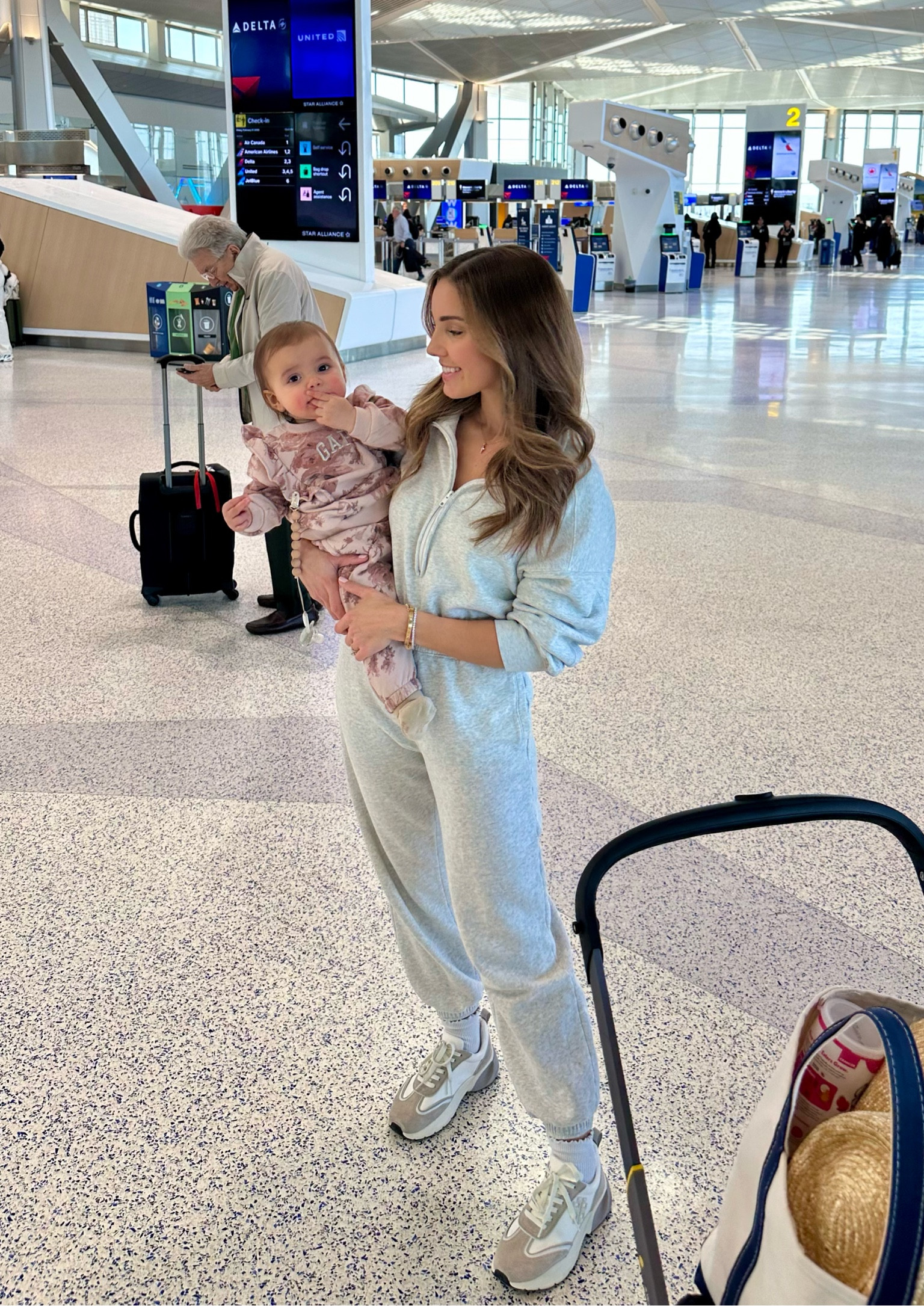 Favorite travel outfit, also nursing friendly✈️

#LTKStyleTip #LTKTravel #LTKSaleAlert