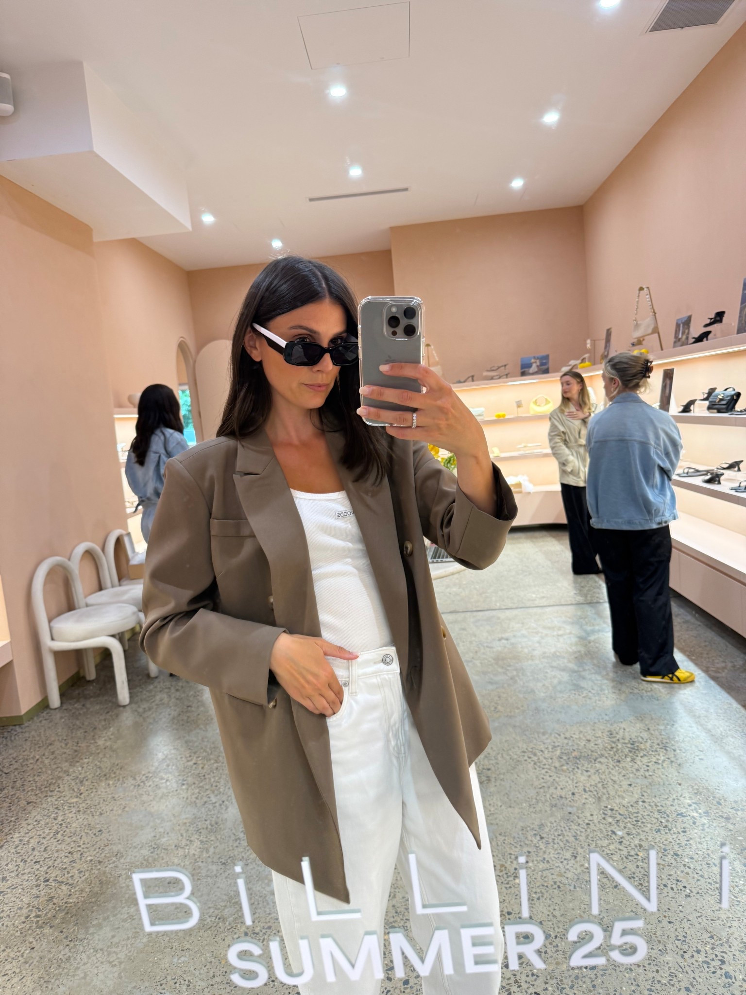 Chic black affordable rectangle sunglasses are the perfect addition to any outfit.  The Tash by Banbé are sleek rectangle sunglasses with a gorgeous black and white detailing on the side.  

 

#LTKaustralia #LTKstyletip