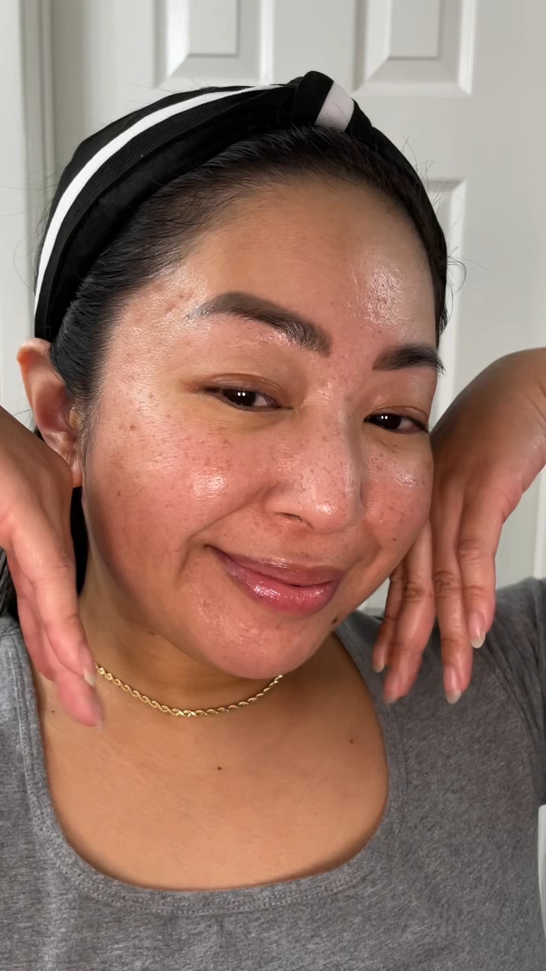 Triple threat when it comes to hydration @dr.ceuracle @drceuracle_global 

💙 Pro Balance Night Enzyme Wash: Advanced enzyme powder cleanser formulated with natural enzymes and powder ingredients for gentle yet effective face washing and deep pore cleansing.

💚 Tea Tree Purifine Toner Pad:  for gentle exfoliation and hydration, Zinc PCA to control oil and sebum, and Niacinamide for improving overall skin health, these toner pads offer comprehensive skin purifying benefits.

🤍 Vegan Kombucha Tea Essence: contains 78% fermented tea extract, it delivers powerful hydration, balances excess oil, and enhances skin’s natural radiance for a healthier and glowing complexion.

#DrCeuracle #KBeauty #KSkincare #GlassSkin #GlowySkin #NoMakeup #Skincare #KoreanSkincare #VeganKombucha #EnzymeWash #TeaTreeTonerPad 

#LTKBeauty