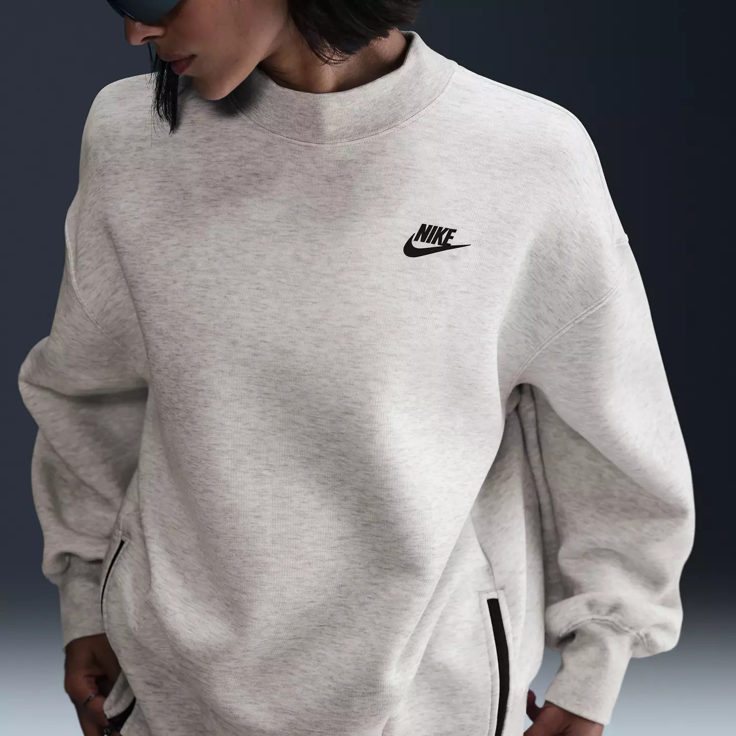 Nike Women's Sportswear Tech Fleece Oversized Crew-Neck Sweatshirt | DICK'S Sporting Goods