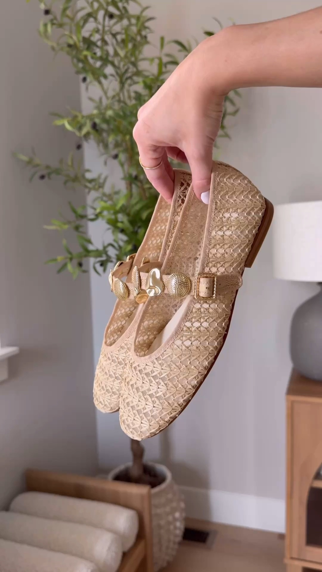 The CUTEST ballet flat for spring and summer! Raffia style with chunky gold detailing! These are surprisingly versatile and will go with a lot! Comfy too!

Ballet flats, raffia, summer shoe, spring shoe, dolce vita 