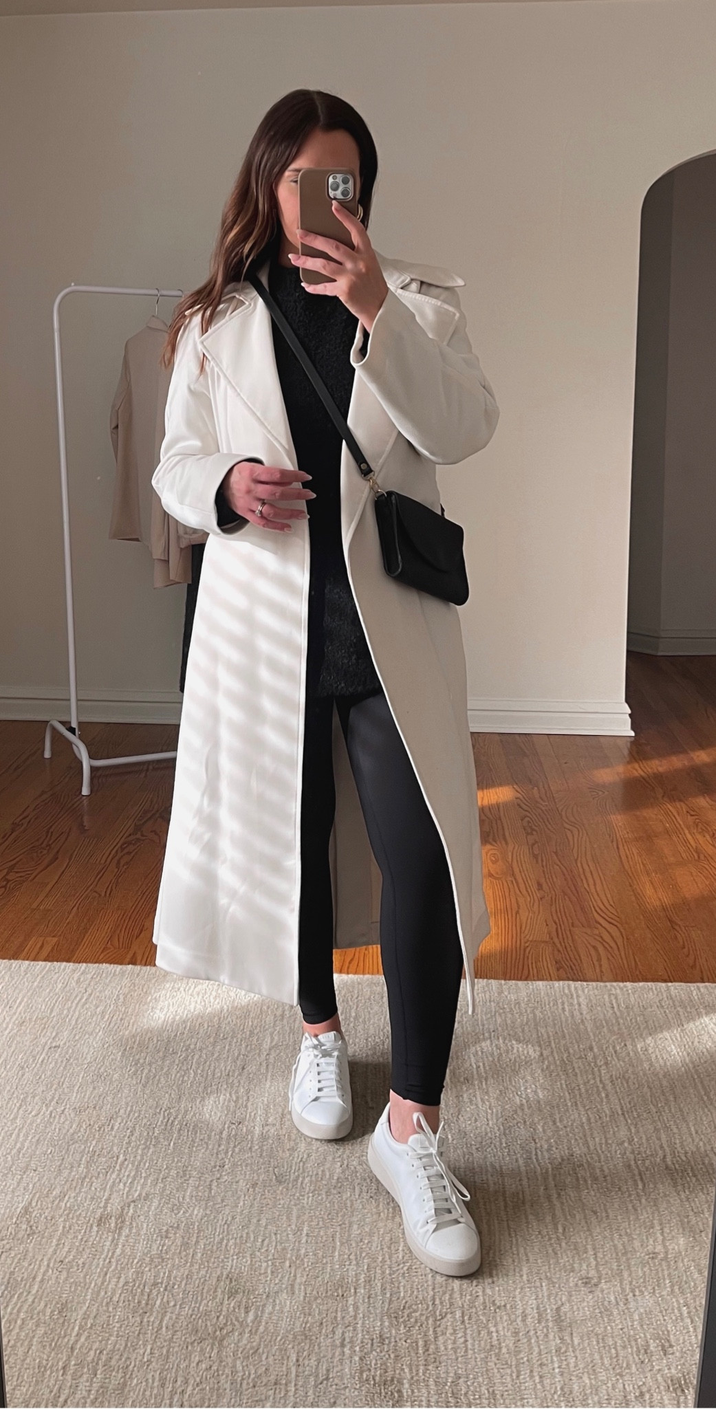 Casual OOTD - Leggings Athleisure Outfit Minimalist Style
