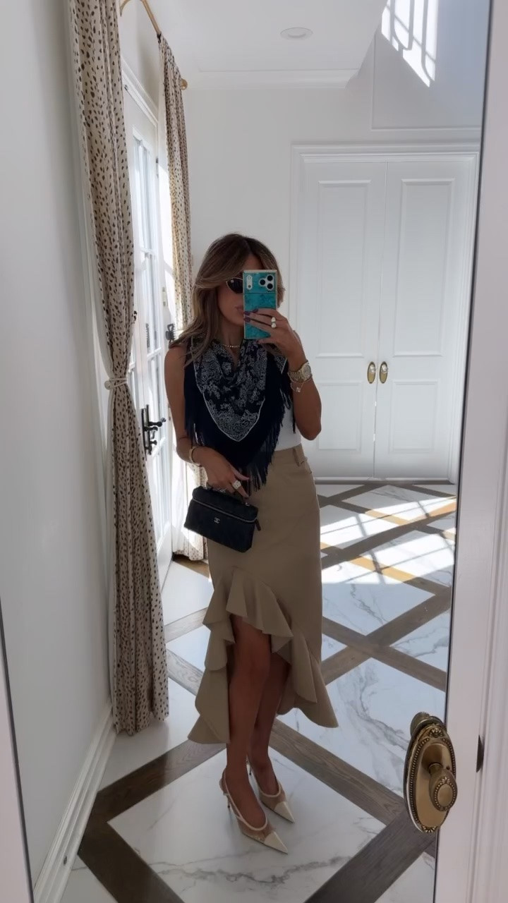 I’m wearing a US 2 in this fun skirt!! 

Benaar La fashion, Nordstrom fashion, Dillards, Fall scarves, Fall outfits women, Fall fashion hauls, Business casual workwear, Fall skirts, Fall shoes, Gemme Beauty, Emily Gemma