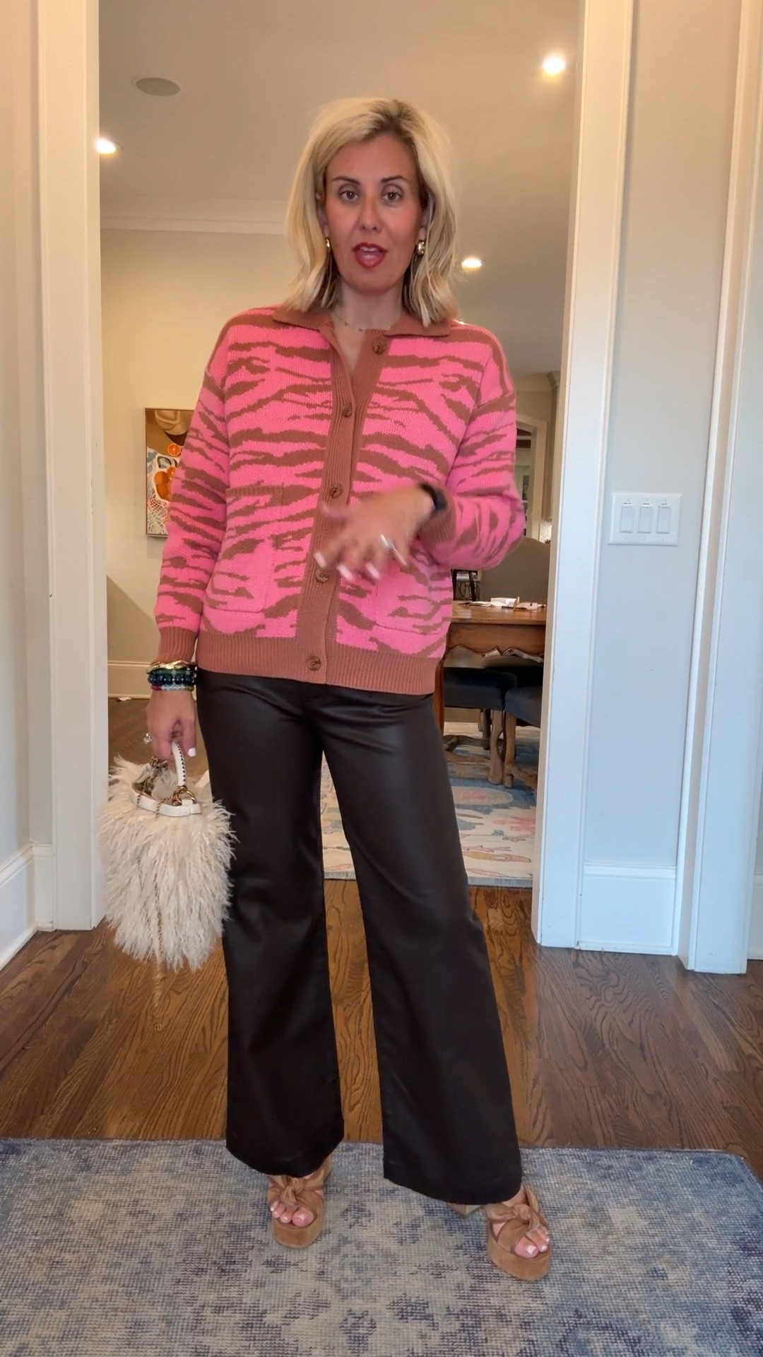 Obsessed with the colors of this cardigan! 
Pink Cardigan - xs
Brown Wax Jeans - 0 (size down)
@Avara 
*Code mixandmatch15 for 15% off 1st order at Avara