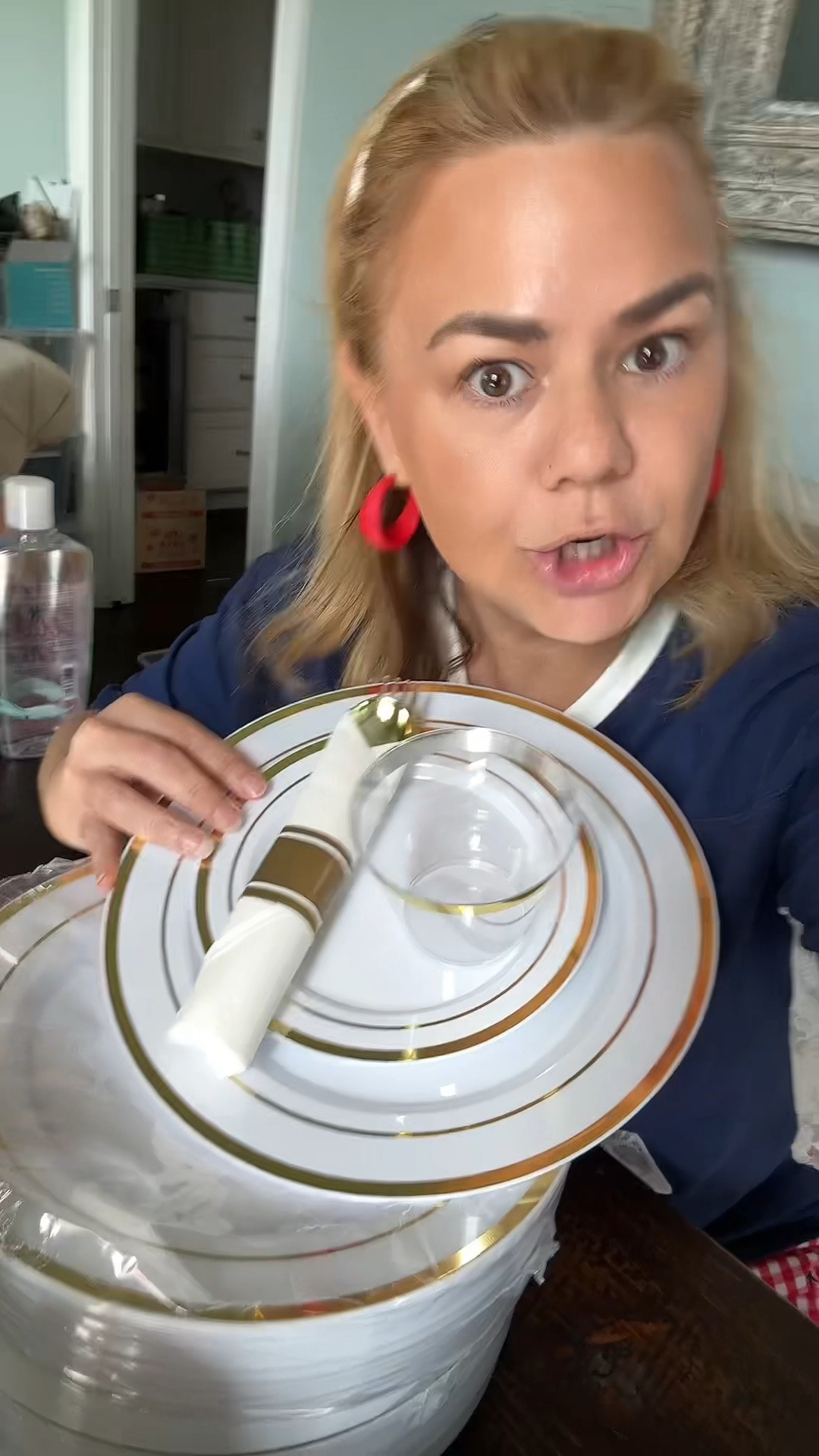 If you’re hosting a graduation party- or really any party you need disposable dinnerware- this set of gold rimmed disposable dinnerware is perfect!


#LTKfoodie #LTKHome #LTKmomlife