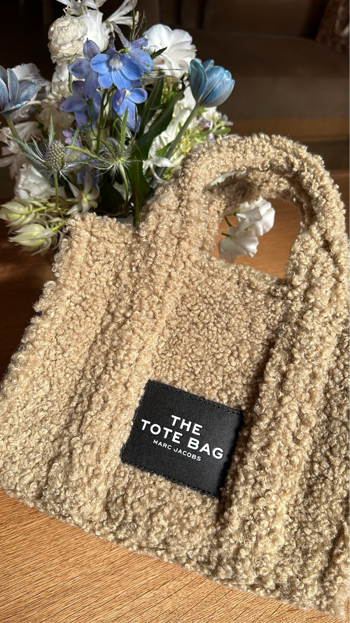 the most perfect fall bag🤎✨ i got the mini and it fits EVERYTHING it’s so amaze

#LTKHoliday #LTKSeasonal #LTKitbag