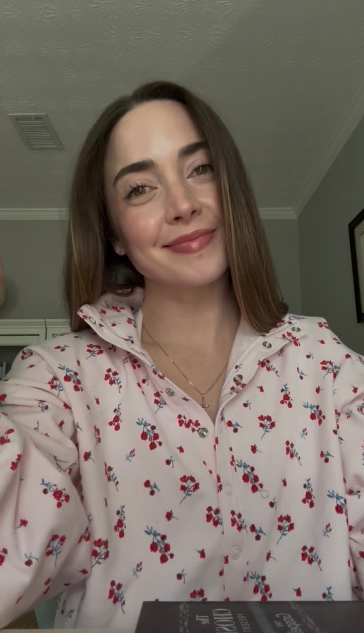 I love this light pull over. It’s giving Valentine’s vibes 💕❤️