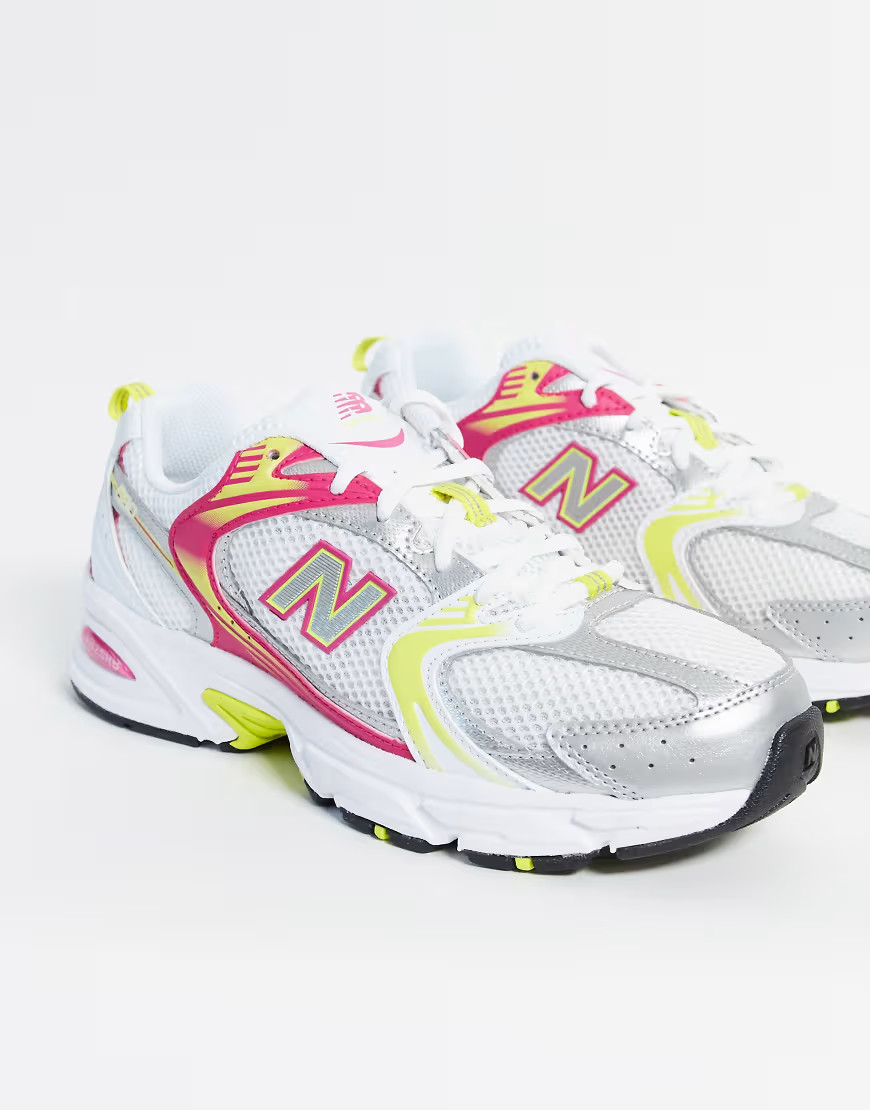 Zapatillas en blanco y rosa 530 de New Balance | ASOS (Global)
