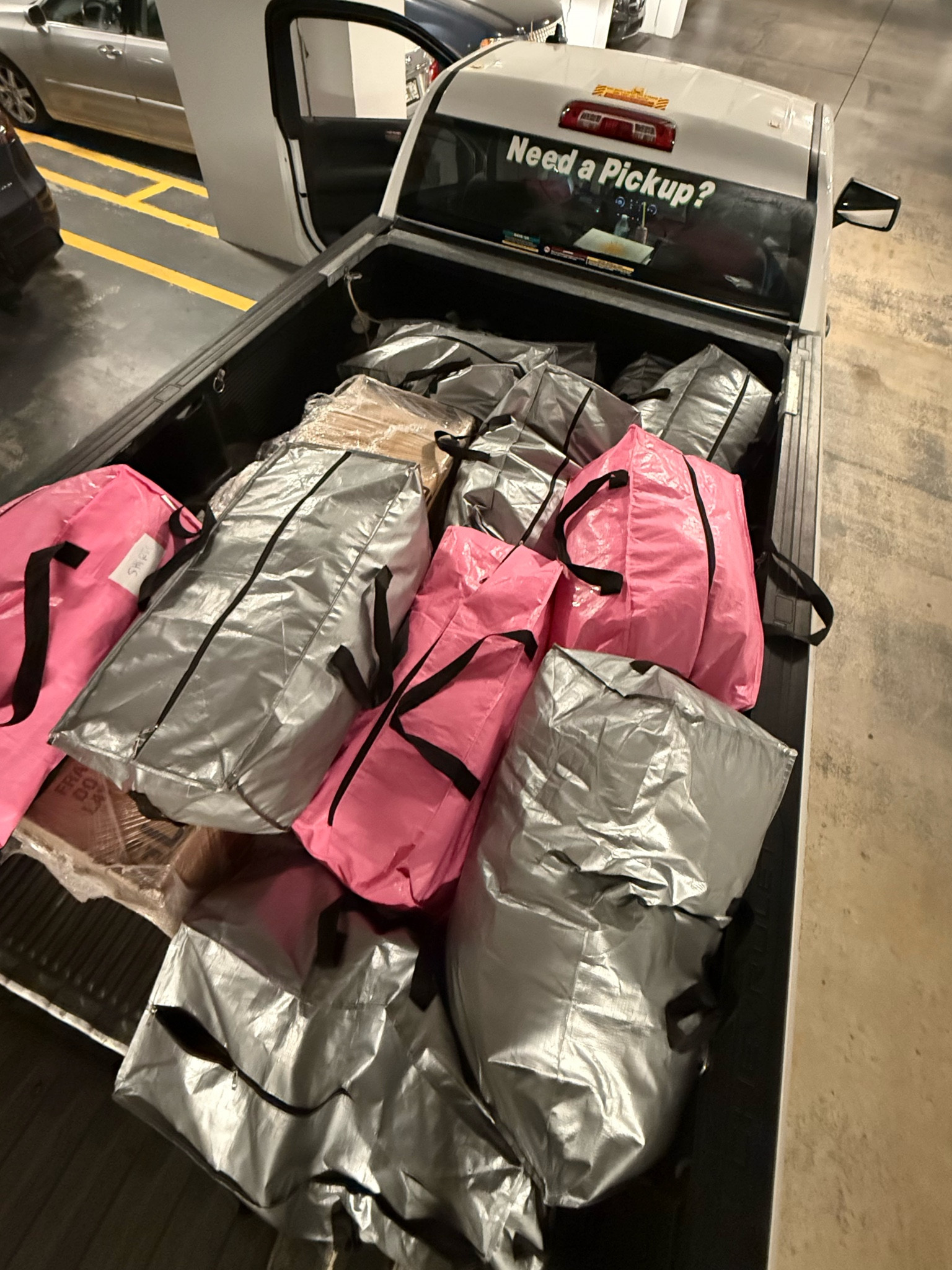 Moving out bags!!! perfect for styling or easy moves 💖