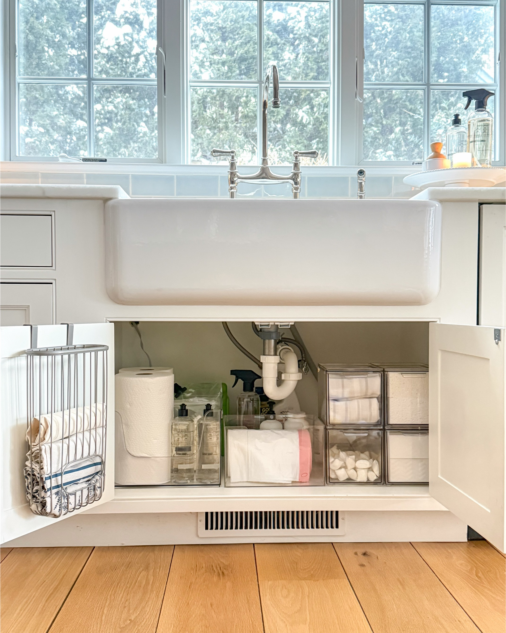 Here’s why I suggest to start under the sink: 
 
1️⃣ It’s a space you touch every single day — grabbing a dishwasher pod, trash bags, or surface cleaner. When this area feels calm, it quietly makes your whole day feel better than you’d expect. 
 
2️⃣ When you have the right products for your space ahead of time, this becomes a 20-minute project, not something that takes up the whole afternoon. 
 
3️⃣ There’s no emotional attachment to what lives under the sink — which means quicker decisions and an easy win. 
 
Small resets like this really do add up 🤍

#LTKmomlife #LTKHome