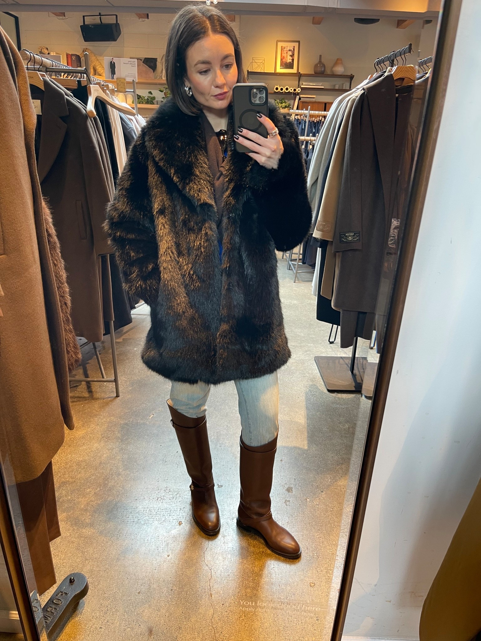 Wearing this gorgeous mid length black faux fur in S

#LTKSeasonal #LTKdayinmylife #LTKHoliday