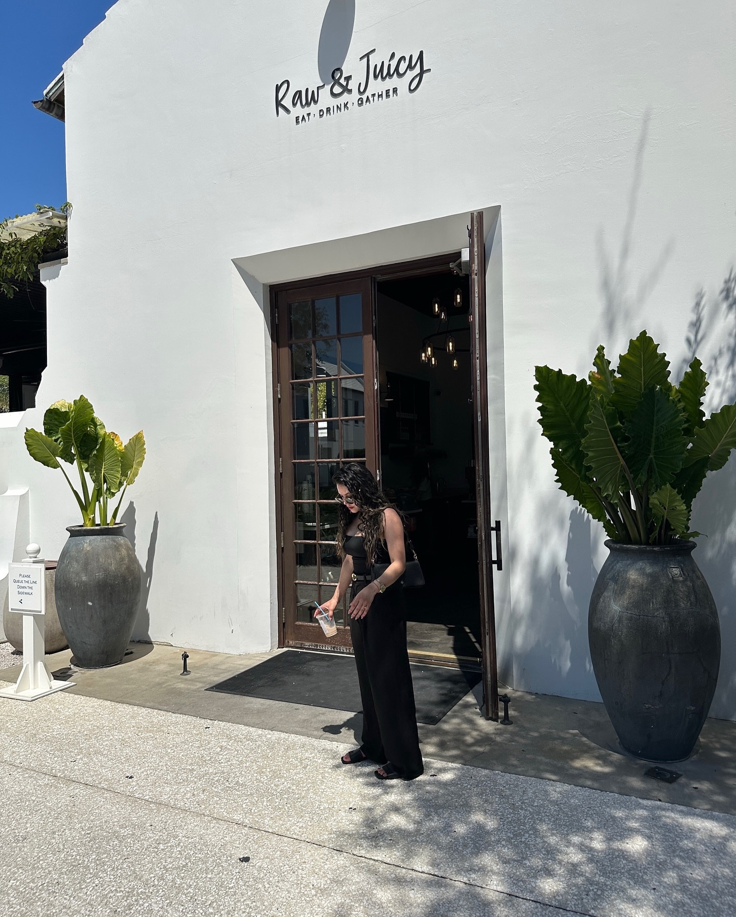 Amamos aquí 🖤✨ 

📍Alys Beach

•

#fashionblog #fashionblogger #travelbloggers #lifestyle #outfitinspiration #outfit #moda #trend #contentcreator #nashvillecontentcreator #nashvilleinfluencer #nashvilleblogger