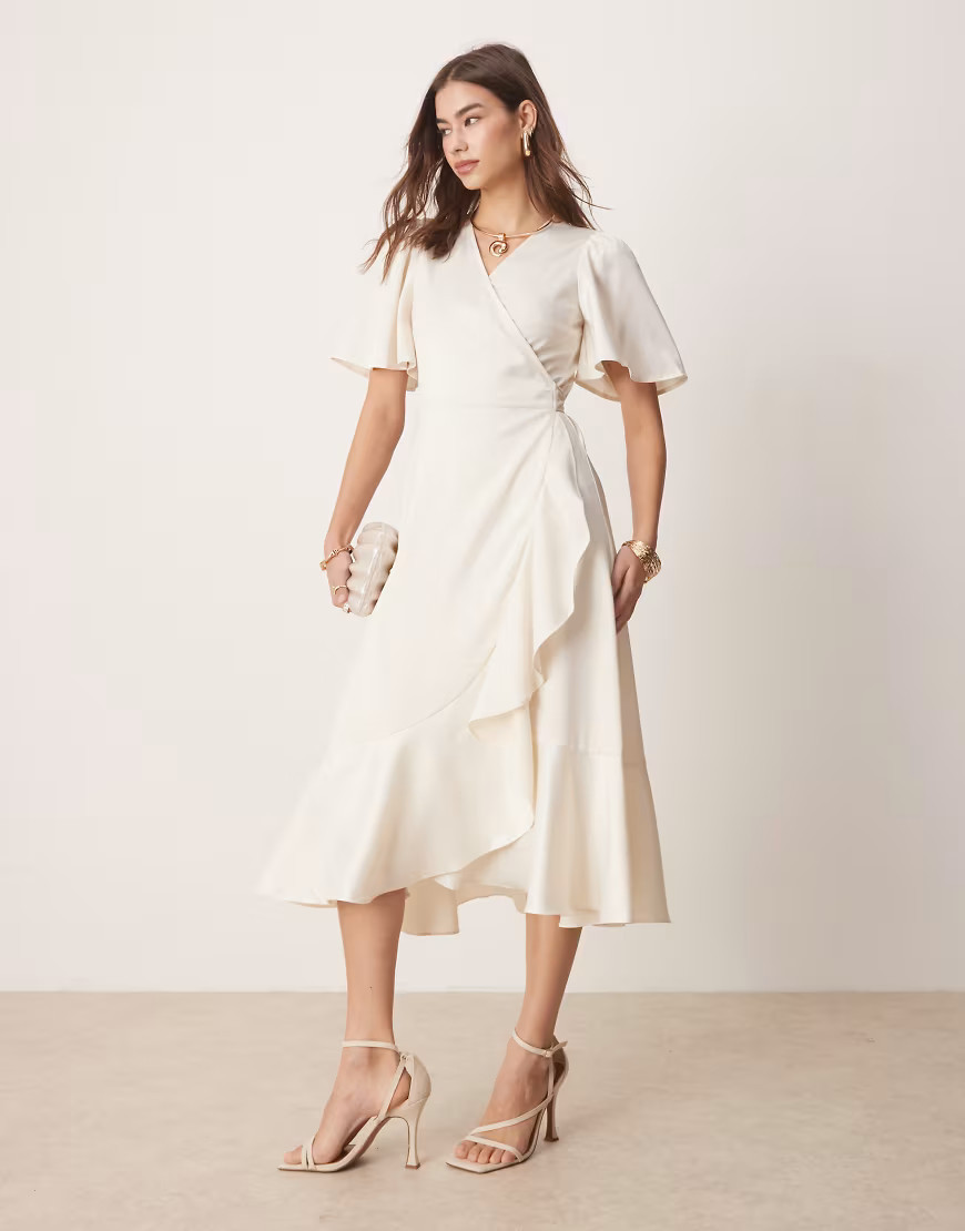YAS – Wickel-Midikleid aus Satin in Gardenia-Weiß | ASOS (Global)