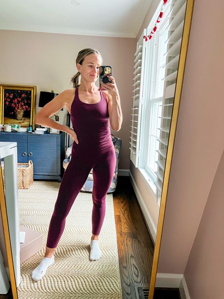 Amazon workout set | matching workout set | Amazon fashion | workout set | red workout set 

I wear a size small in the top and XS in the leggings. The quality is SO good! 

#LTKfit #LTKunder50 #LTKSeasonal