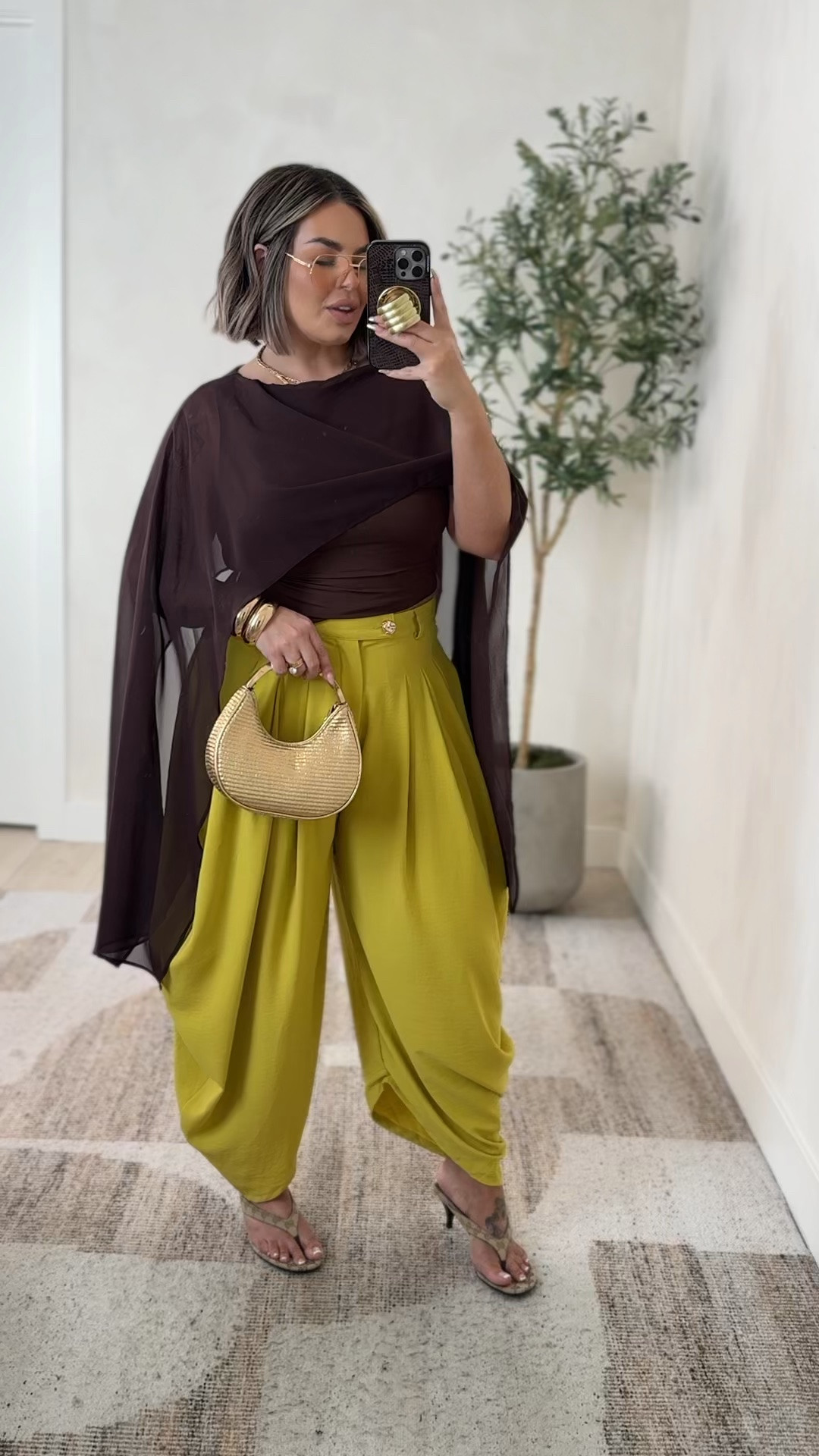 Top L ( perfect for arm coverage) 
Pants XL ( these come in tons of colors if you hate the green ) the fit it great! 
Size up in heels