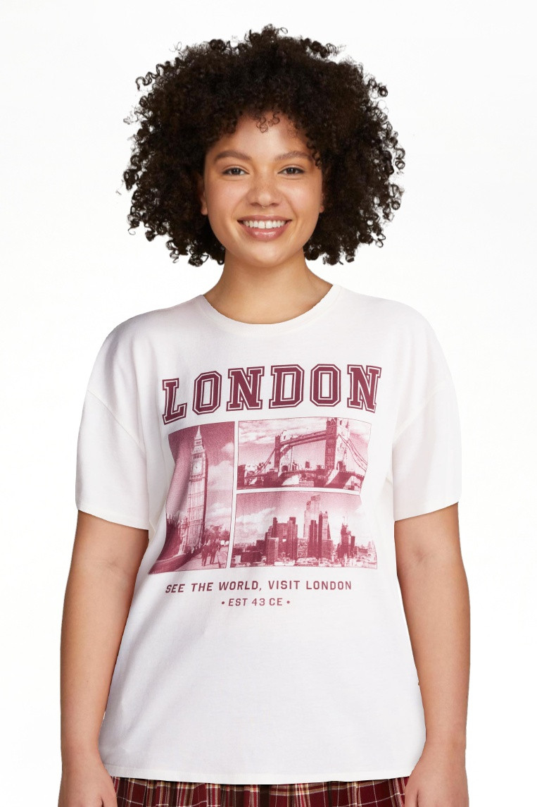 No Boundaries Washed Graphic Boyfriend Tee, Women's XXS-XXL | Walmart (US)