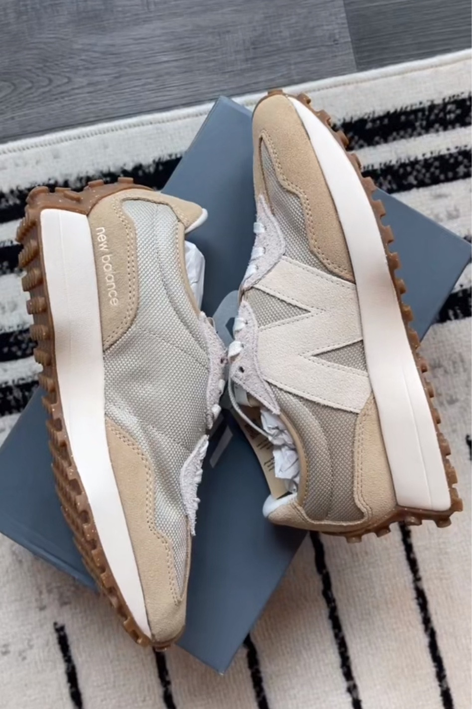 New Balance 327s #newbalance #lgbtq



#LTKstyletip #LTKmens