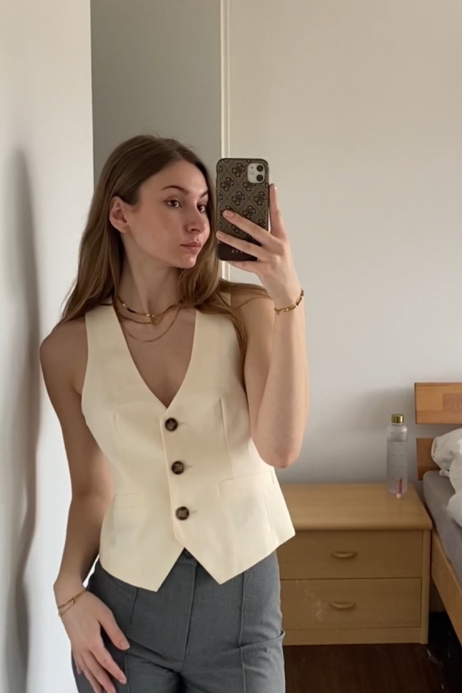 Beige Weste

#LTKdeutschland #LTKsummer #LTKworkwear