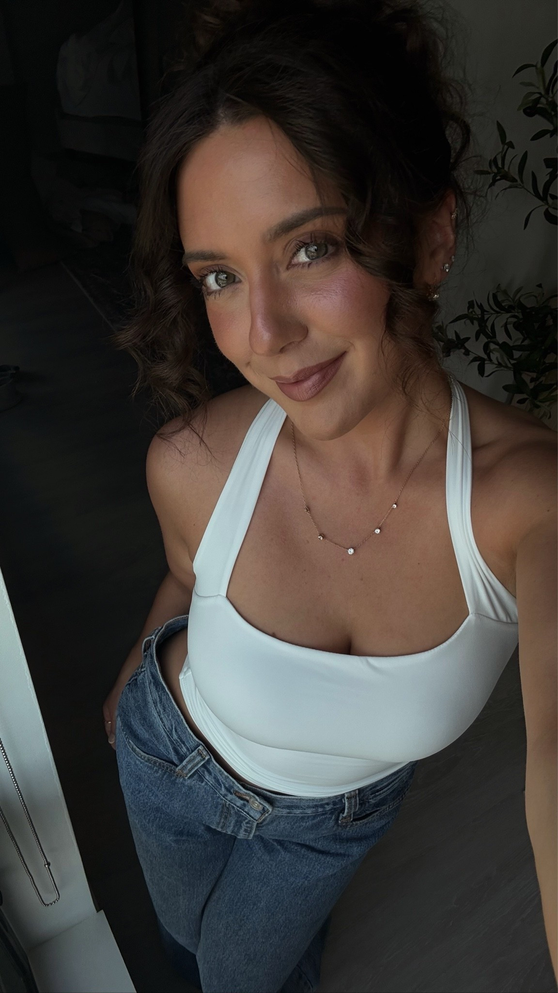 Amazon halter top / double lined so you don’t need a bra but I like to wear my Cakes with mine! Size small

Size down if in between!