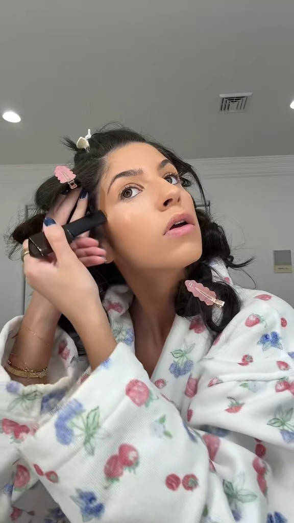 Night time glam 🖤📸🐅🎞️
.
.
.
#grwm #glam #makeuproutine #sephorapicks #lipcombo #bronzemakeup

#LTKU #LTKStyleTip #LTKBeauty