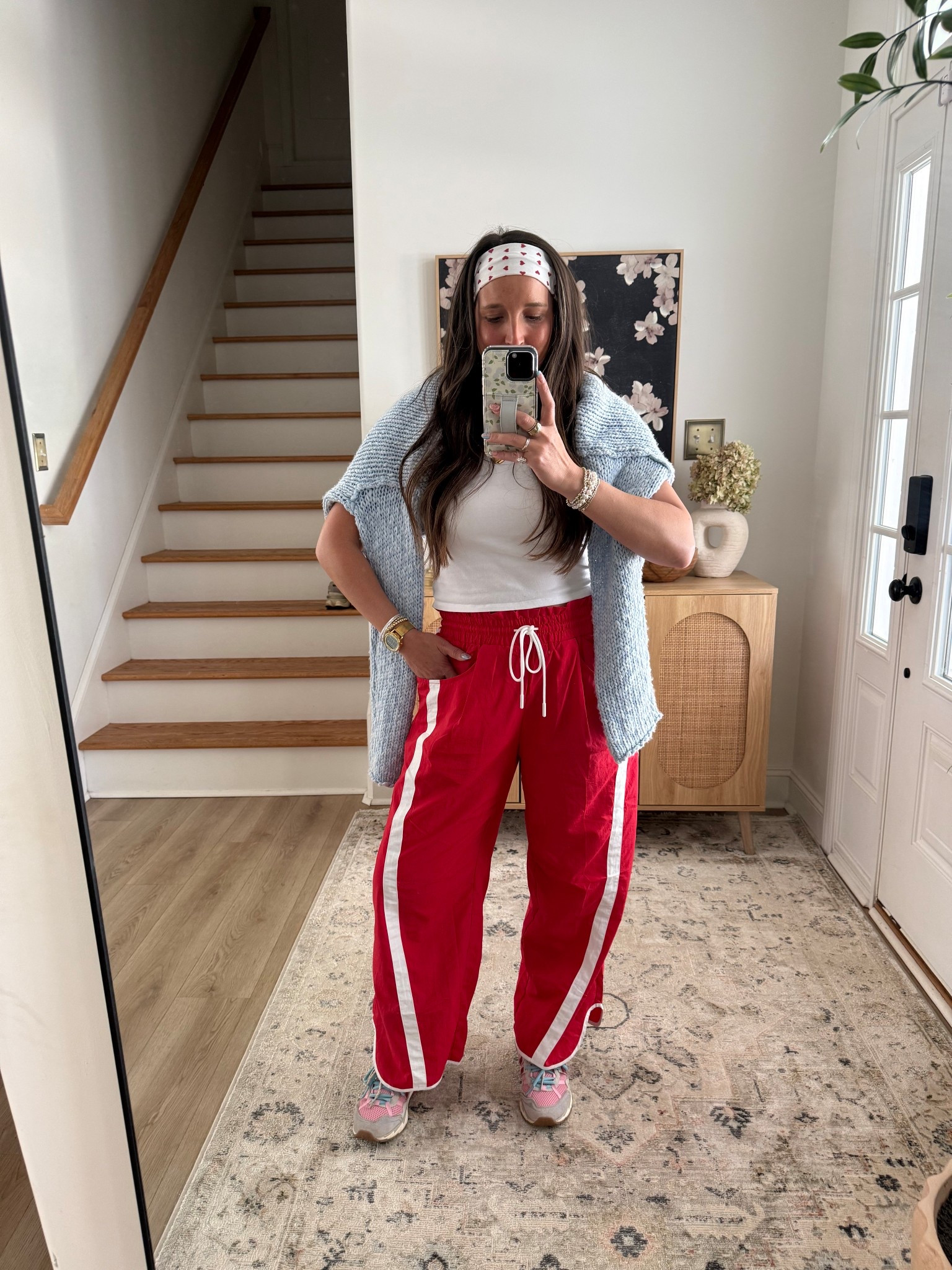 Today’s mom outfit 
Amazon pants are a look for less - medium 
Added a plain tee from @abercrombie  and cool way sneakers from 

#LTKgrwm #LTKdayinmylife #LTKootd