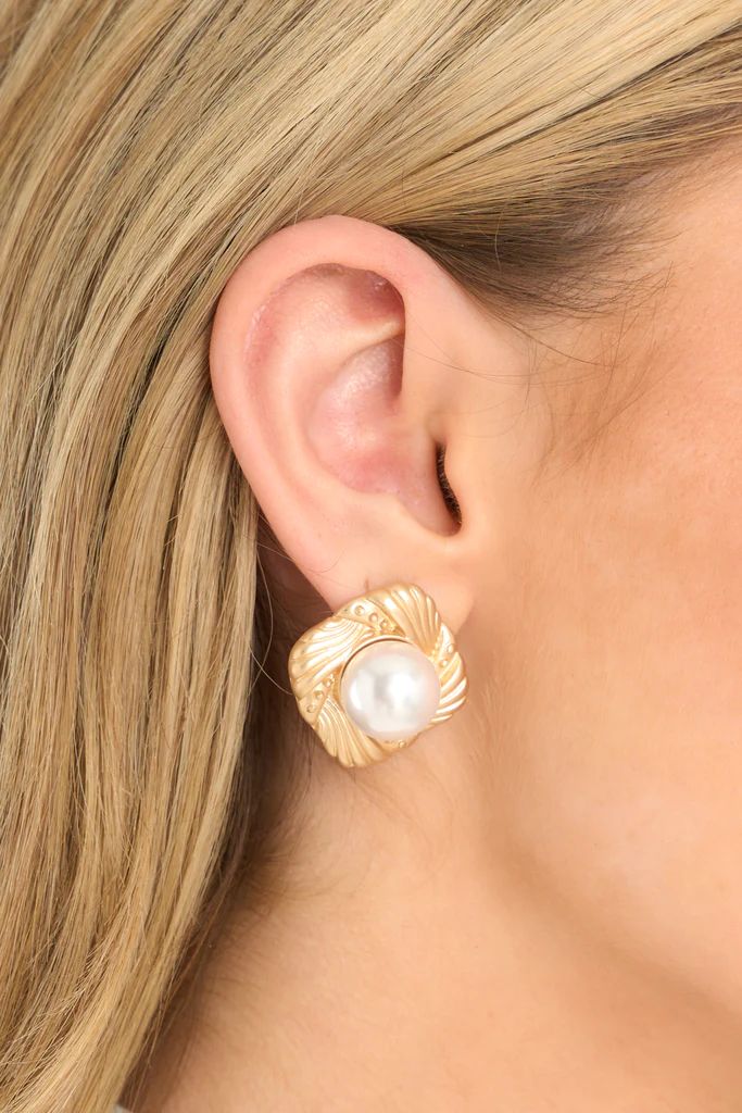 Treasuring The Moment Gold Pearl Earrings | Red Dress