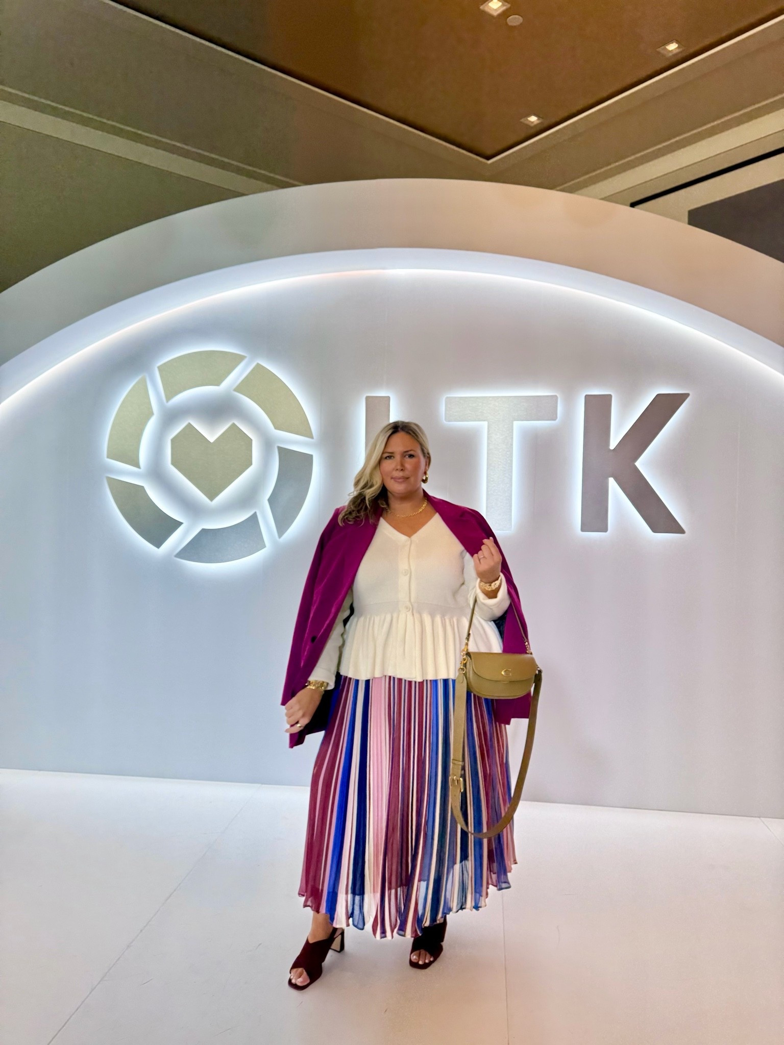 LTK conference outfit! Wearing a size 2x in all l. Plus size, outfit inspo, LTK con, fall fashion, workwear, apron belly

#LTKSeasonal #LTKPlusSize #LTKWorkwear