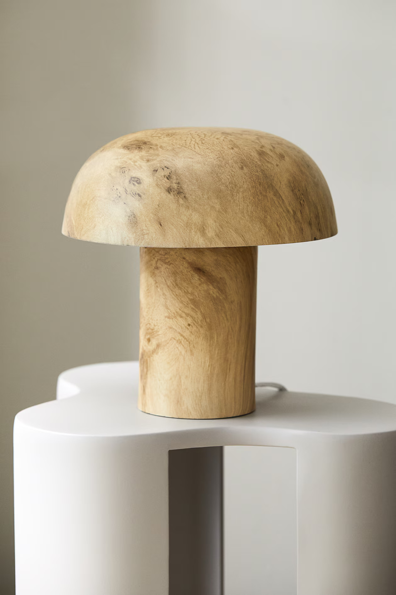 Metal table lamp | H&M (UK, MY, IN, SG, PH, TW, HK)