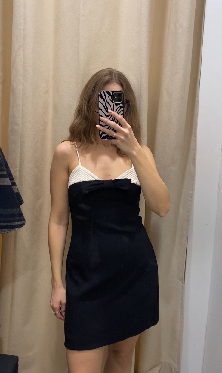 Abito minimal a contrasto 

#LTKdresses #LTKitalia #LTKfestive