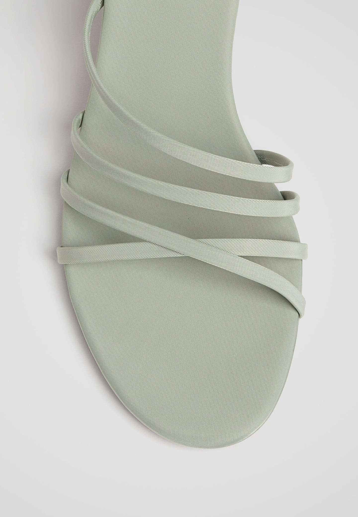 Riemchensandaletten mit Absatz | Stradivarius DE